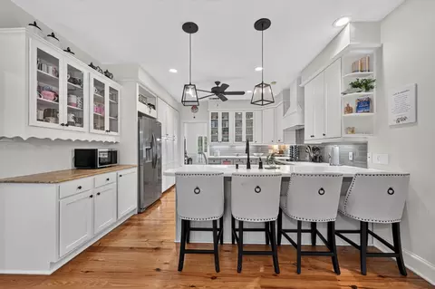 Kitchen - 2302 Hollowbrook Ln, Conroe, TX 77384 photo 2 of 4