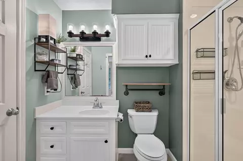 Bath - 2302 Hollowbrook Ln, Conroe, TX 77384 photo 2 of 5