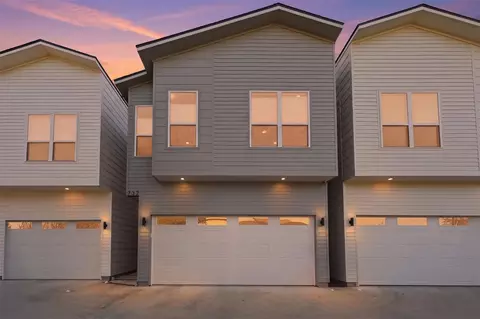 732 W 17th St, Houston, TX 77008