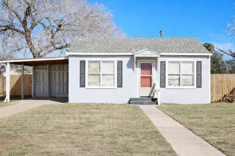709 10th St, Shallowater, TX 79363