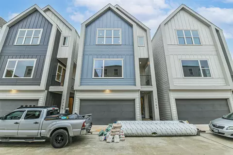 7709 Earl Rudder Way, Houston, TX 77055