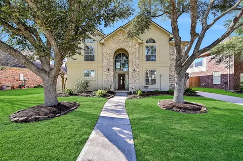 2333 Acadiana Ln, Seabrook, TX 77586