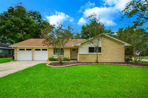 5502 Effingham Dr, Houston, TX 77035