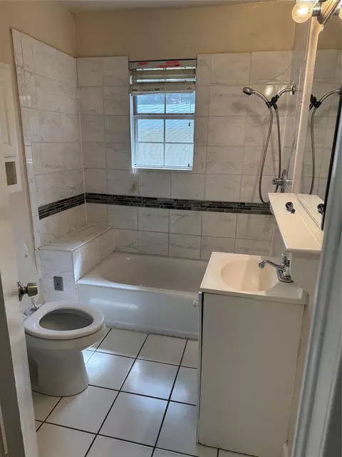 Bath - 5702 Pine Ave, Pasadena, TX 77503 photo 2 of 2