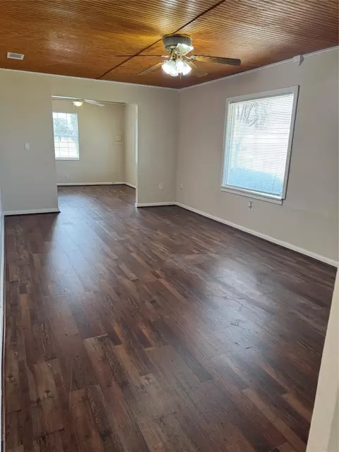 Living - 5702 Pine Ave, Pasadena, TX 77503 photo 4 of 4