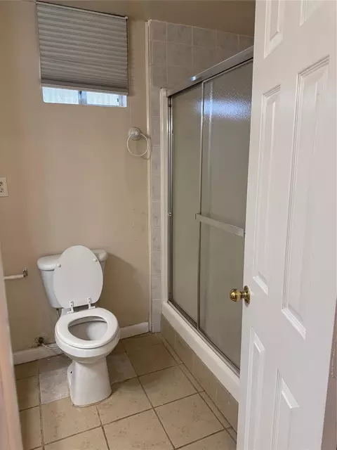 Bath - 5702 Pine Ave, Pasadena, TX 77503 photo 1 of 2