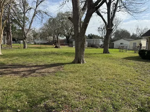 Exterior - 5702 Pine Ave, Pasadena, TX 77503 photo 5 of 7