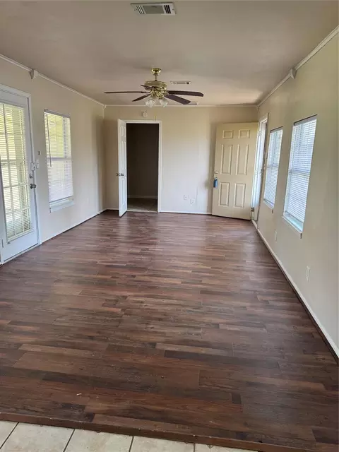 Living - 5702 Pine Ave, Pasadena, TX 77503 photo 1 of 4