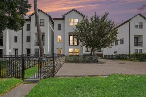 1156 Wycliffe Dr, Houston, TX 77043