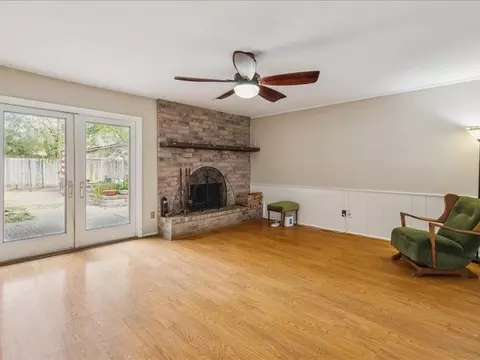 Living - 3902 Broken Elm Dr, Spring, TX 77388 photo 7 of 9