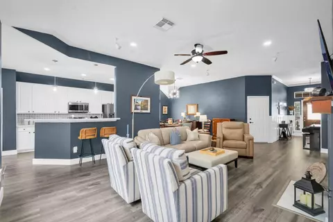 Living - 6407 Sparrows Glen Ln, Spring, TX 77379 photo 3 of 4