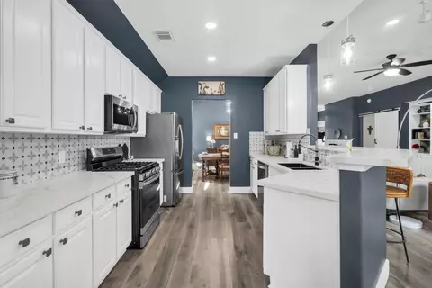 Kitchen - 6407 Sparrows Glen Ln, Spring, TX 77379 photo 3 of 6