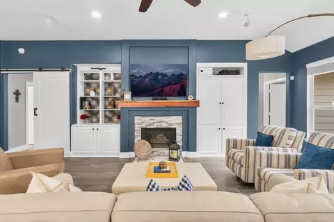 Living - 6407 Sparrows Glen Ln, Spring, TX 77379 photo 1 of 4
