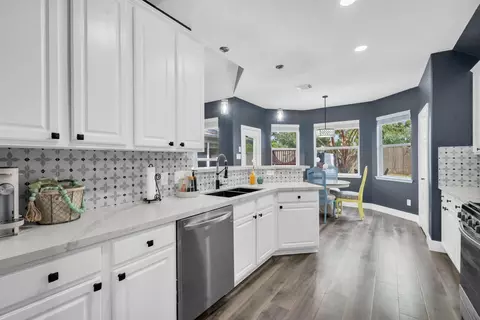 Kitchen - 6407 Sparrows Glen Ln, Spring, TX 77379 photo 2 of 6