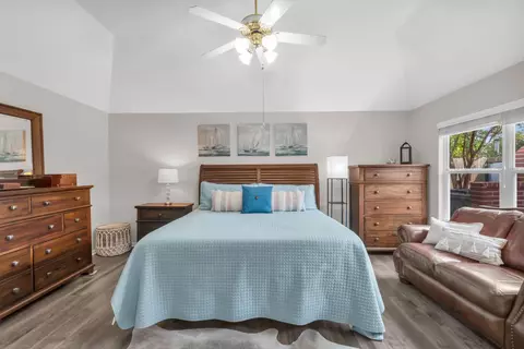 Bedroom - 6407 Sparrows Glen Ln, Spring, TX 77379 photo 2 of 5