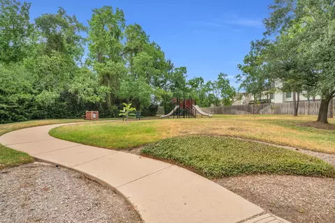 Exterior - 6407 Sparrows Glen Ln, Spring, TX 77379 photo 2 of 4
