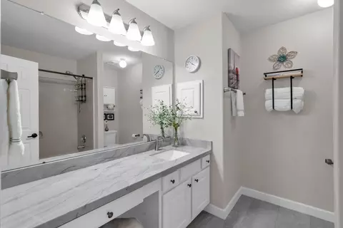 Bath - 6407 Sparrows Glen Ln, Spring, TX 77379 photo 5 of 6