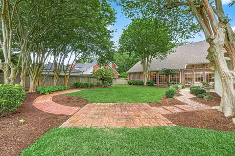 6006 Mound Airy Ct, Sugar Land, TX 77479