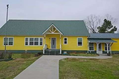 2 Birdwell Rd, Bedias, TX 77831