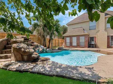4415 Timber Ct, Pasadena, TX 77505