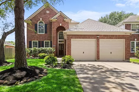 9611 Oxford Grove Dr, Houston, TX 77095