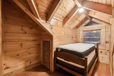 Bedroom - 384 Lonesome Dove Trl, Trinity, TX 75862 photo 6 of 8