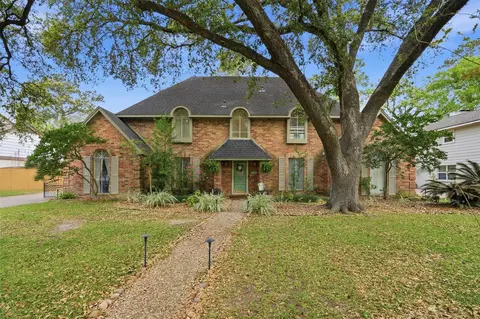 5814 Lodge Creek Dr, Houston, TX 77066