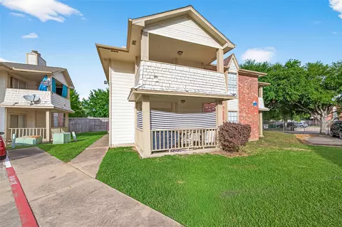 11500 Meadow Ln #4, Stafford, TX 77477