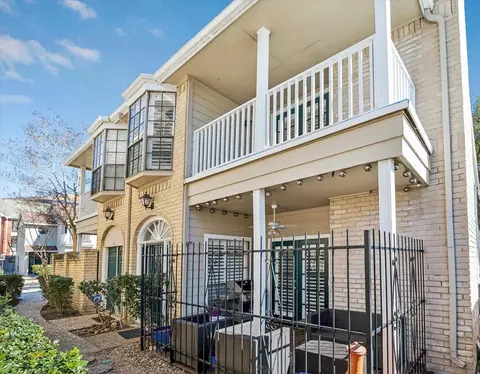 2220 Bering Dr #26, Houston, TX 77057