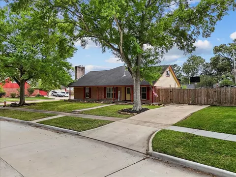 10214 Winding Trail Rd, La Porte, TX 77571