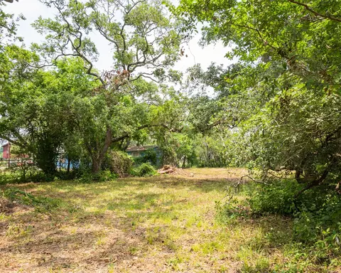 0 N Guinevere Dr, Sargent, TX 77414