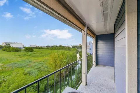 18515 Egret Bay Blvd #702, Houston, TX 77058