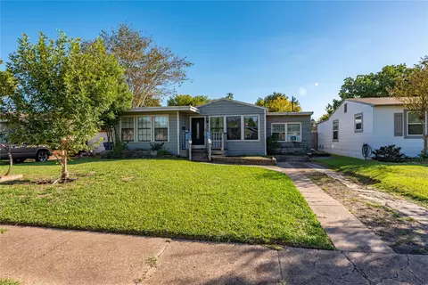 809 12th Ave N, Texas City, TX 77590