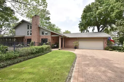 904 Winston Dr, Richmond, TX 77469