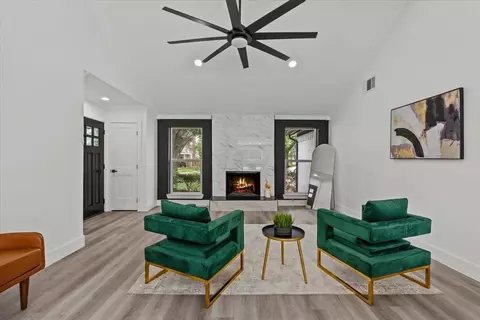 3907 Club Valley Dr, Houston, TX 77082