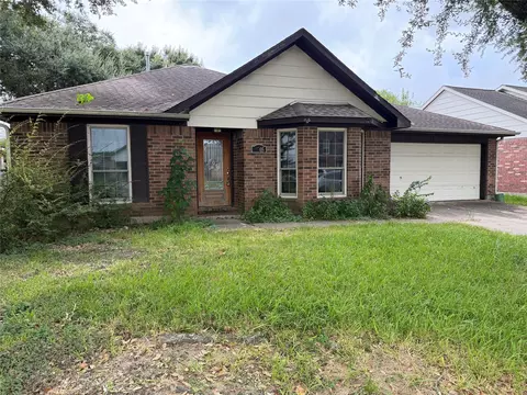 4905 Glenview Dr, La Porte, TX 77571