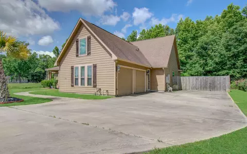Exterior - 314 Martin Luther King St S, Ames, TX 77575 photo 2 of 6