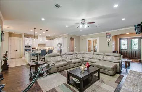 Living - 314 Martin Luther King St S, Ames, TX 77575 photo 1 of 3