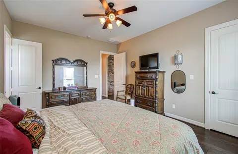 Bedroom - 314 Martin Luther King St S, Ames, TX 77575 photo 4 of 8