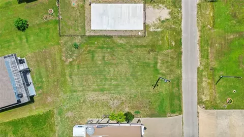 904 Salt Cedar Ln, Port Bolivar, TX 77650