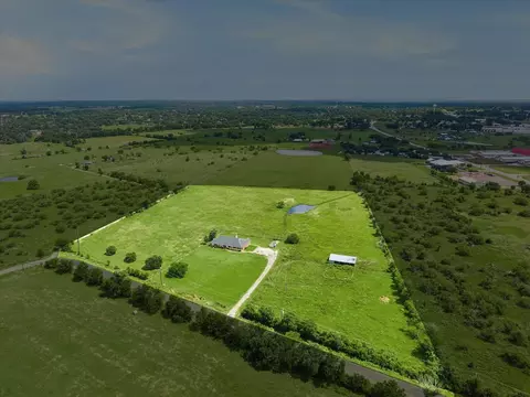 1240 Schumann Rd, Bellville, TX 77418