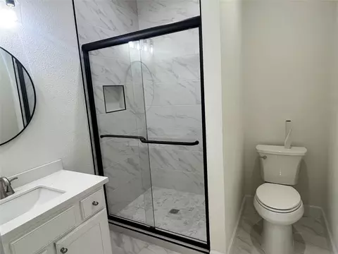 Bath - 10811 River Oaks Dr, Conroe, TX 77385 photo 3 of 5