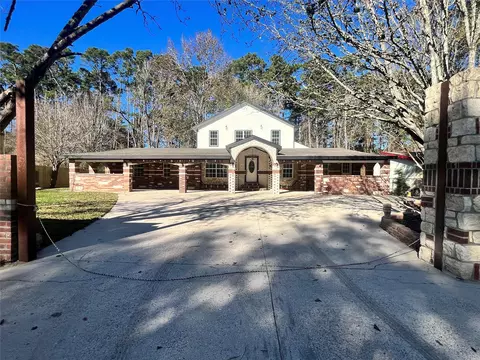 Exterior - 10811 River Oaks Dr, Conroe, TX 77385 photo 4 of 11