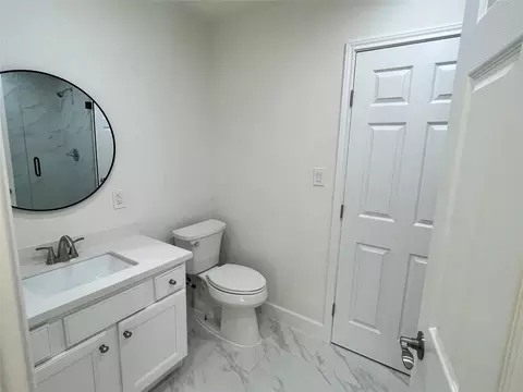 Bath - 10811 River Oaks Dr, Conroe, TX 77385 photo 4 of 5