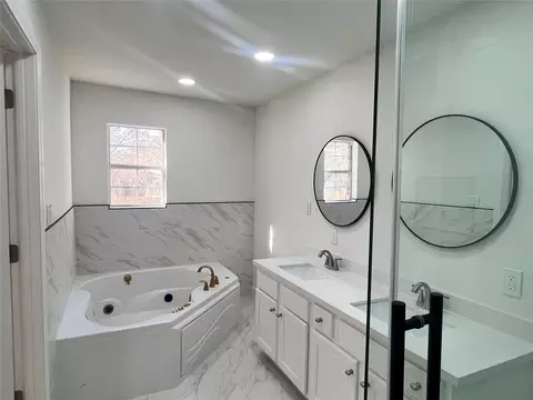 Bath - 10811 River Oaks Dr, Conroe, TX 77385 photo 1 of 5