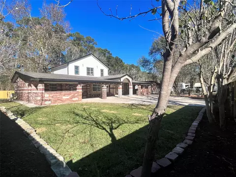 Exterior - 10811 River Oaks Dr, Conroe, TX 77385 photo 8 of 11
