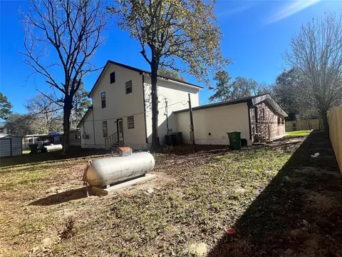 Exterior - 10811 River Oaks Dr, Conroe, TX 77385 photo 9 of 11