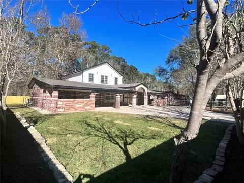 Exterior - 10811 River Oaks Dr, Conroe, TX 77385 photo 6 of 11