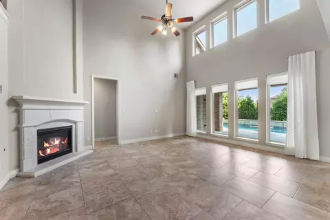 Living - 131 Deerchase Dr, Conroe, TX 77384 photo 5 of 5