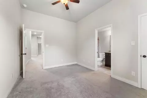Bedroom - 131 Deerchase Dr, Conroe, TX 77384 photo 6 of 6